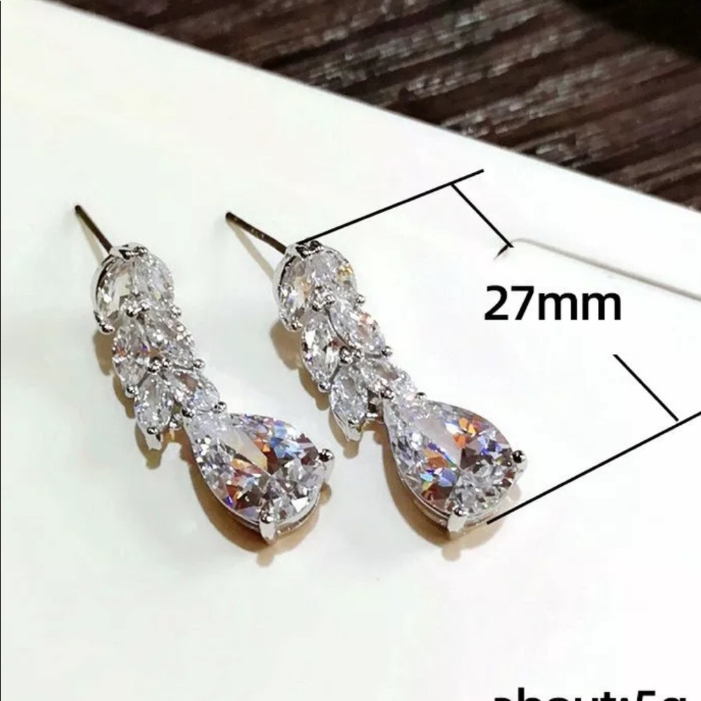 Earring - Picture 5 of 5